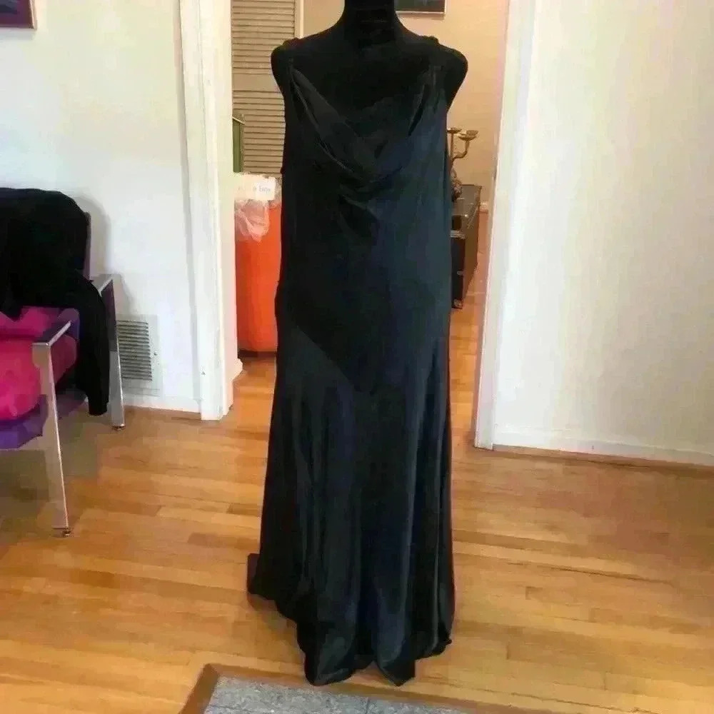 Black 1930s style dress, 16